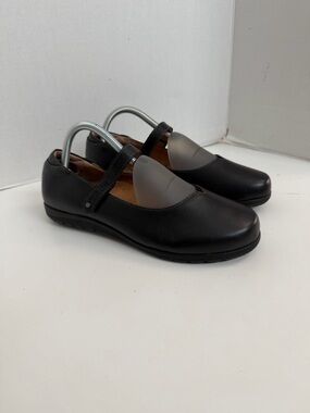 Taos Mary Jane Chorus Leather Comfort Cushion Padded Arch Support Travel Black